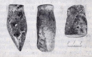 Каменные мотыги периода неолита