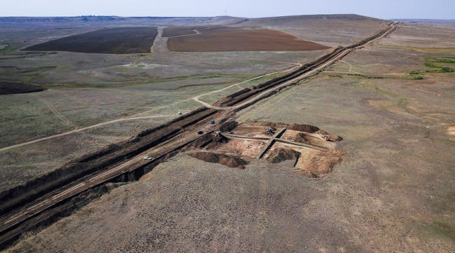 Археологи обнаружили несколько древних поселений на территории строящегося тракта водоподачи в Феодосию и Керчь, среди которых поселение золотоордынской эпохи Аджи-Эль