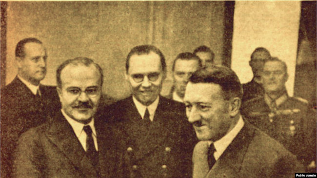 Молотов и Гитлер в имперской канцелярии