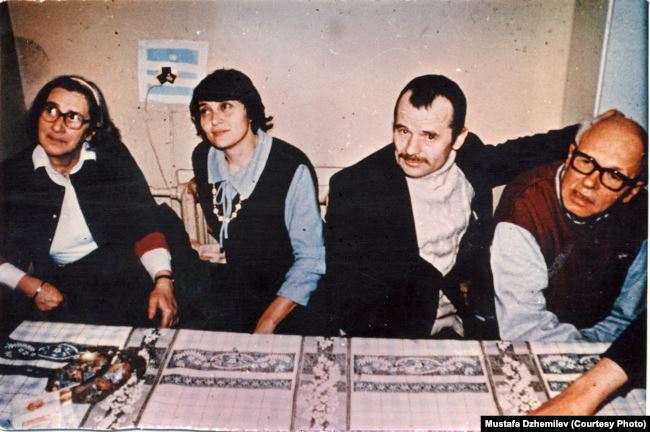 Слева направо: Елена Боннэр, Сафинар Джемилева, Мустафа Джемилев, Андрей Сахаров