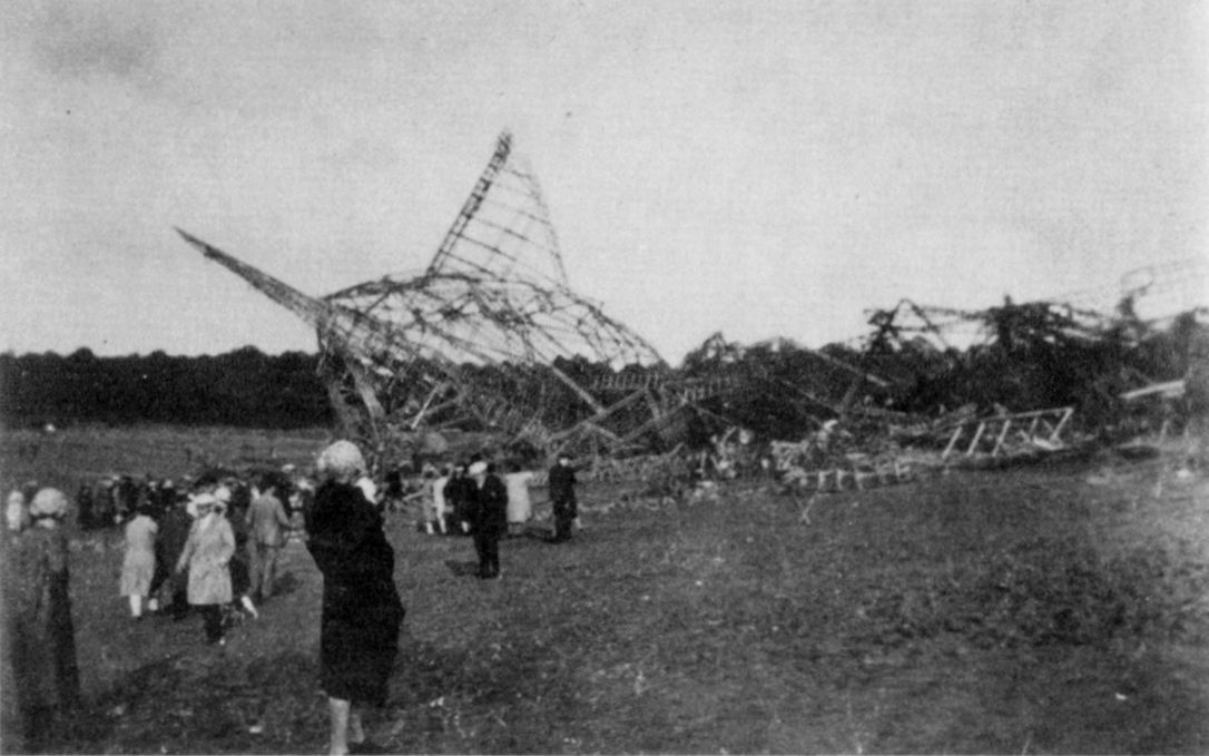 5 октября 1930 года в окрестностях французского города Вове взорвался английский дирижабль R-101. Погибли 48 человек.