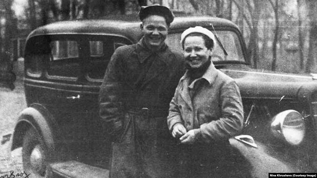 Люба Сизых и Леонид Хрущёв, 1938