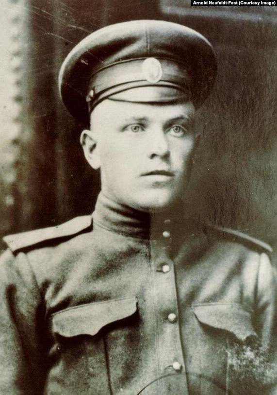 Франц Брейль, отказывавшийся брать в руки оружие, был военным врачом (1921)