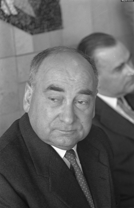 Посол СССР в Нидерландах Пантелеймон Пономаренко